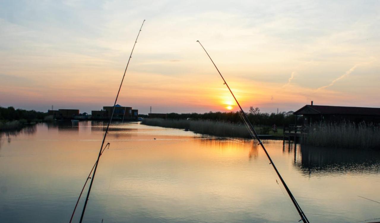 Lakeside Fishing Lodges Boston Exteriör bild