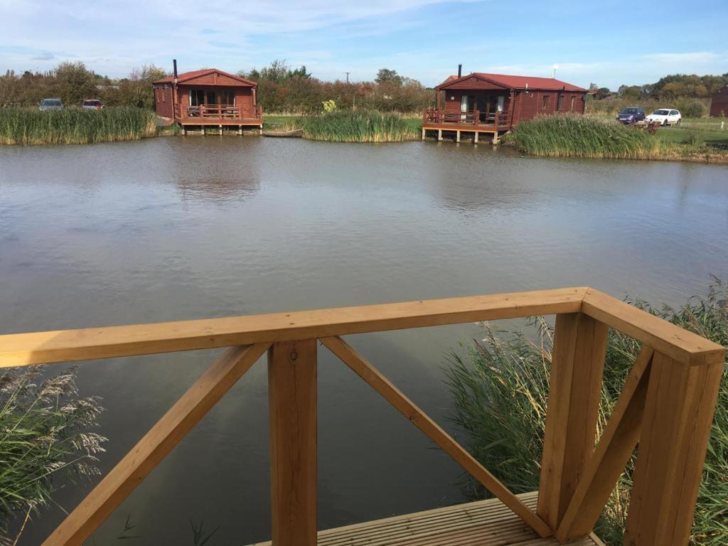 Lakeside Fishing Lodges Boston Exteriör bild